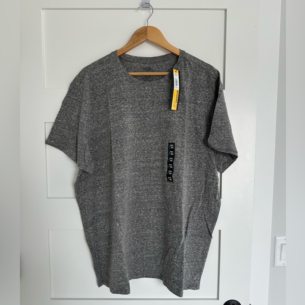 NWT Apt 9 Men's Heather Gray Short-Sleeve Tee. Size XXL.